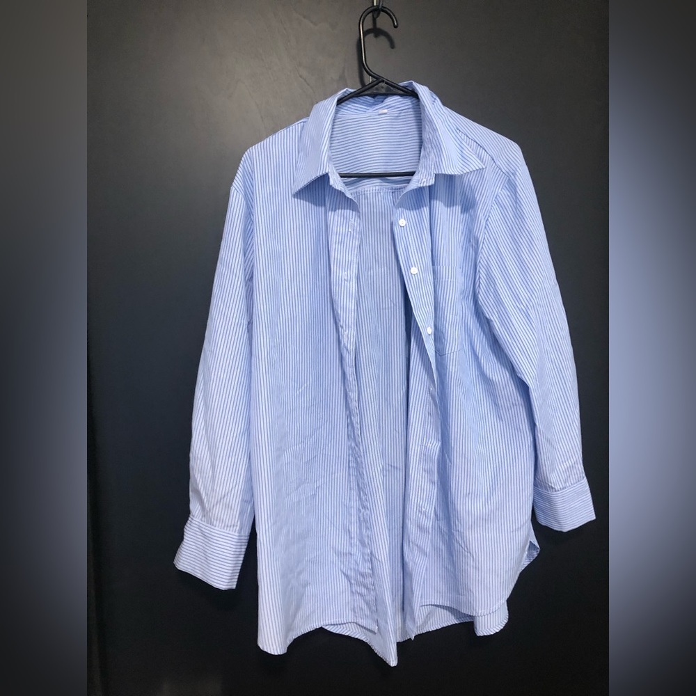 Blue striped shirt.